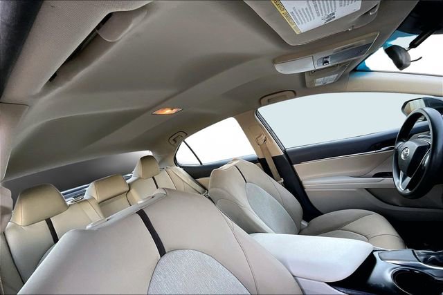 Used 2018 Toyota Camry LE image 19