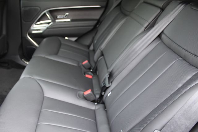 New 2026 Land Rover Range Rover SE image 4