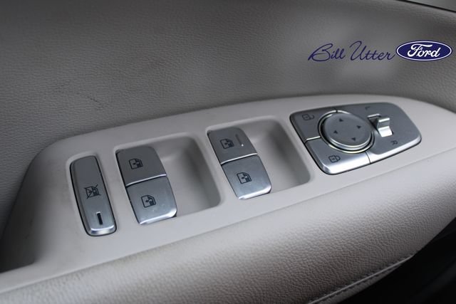 Used 2023 Genesis G70 2.0T RWD image 22