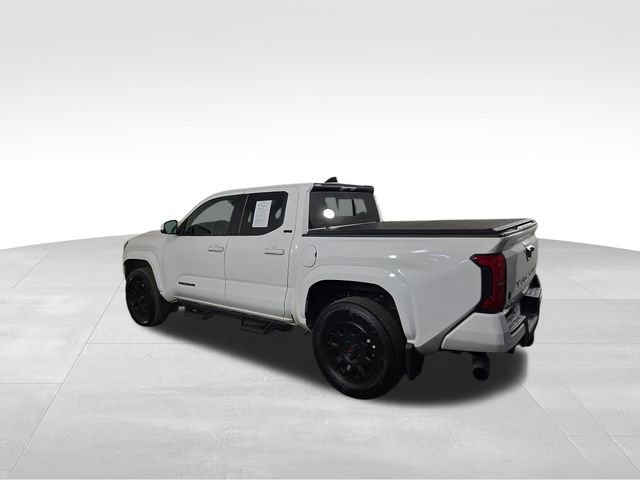 Used 2025 Toyota Tacoma SR5 AWD/4WD image 10