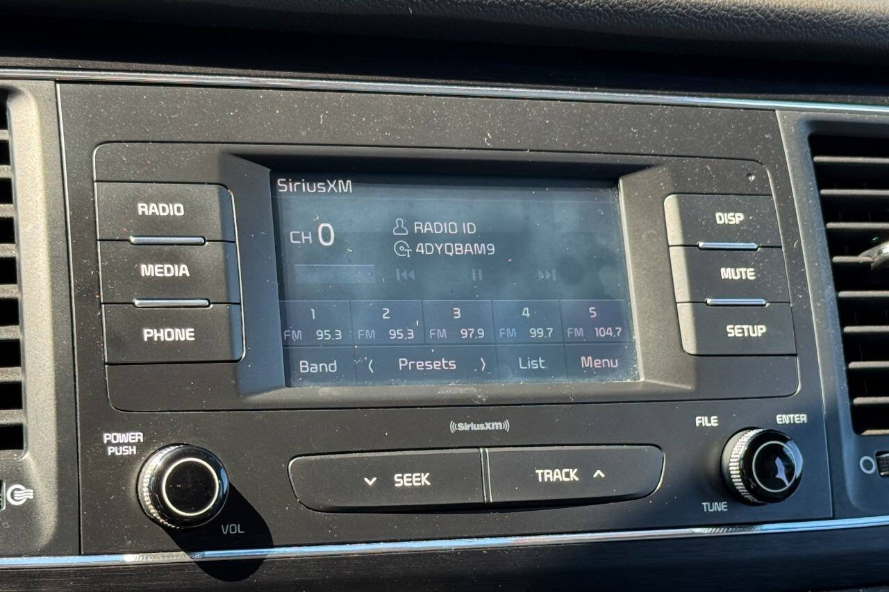 Used 2018 Kia Sedona L FWD image 26