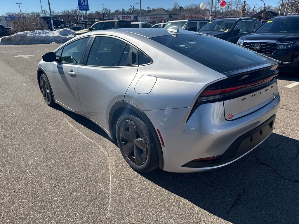 Used 2024 Toyota Prius LE image 5