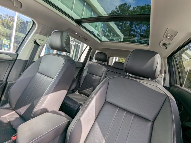 Used 2022 Volkswagen Tiguan SE image 13