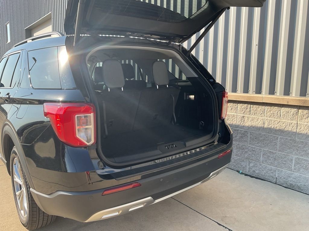 Used 2023 Ford Explorer XLT w/ Equipment Group 202A image 23