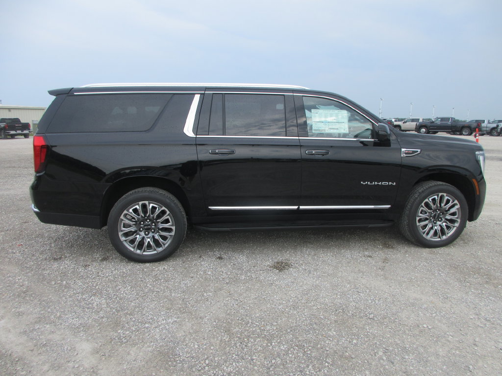 New 2026 GMC Yukon XL Elevation AWD/4WD image 3