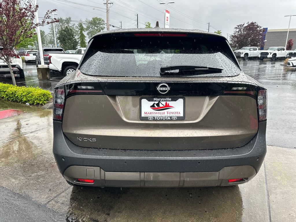 Used 2025 Nissan Kicks SV FWD image 4