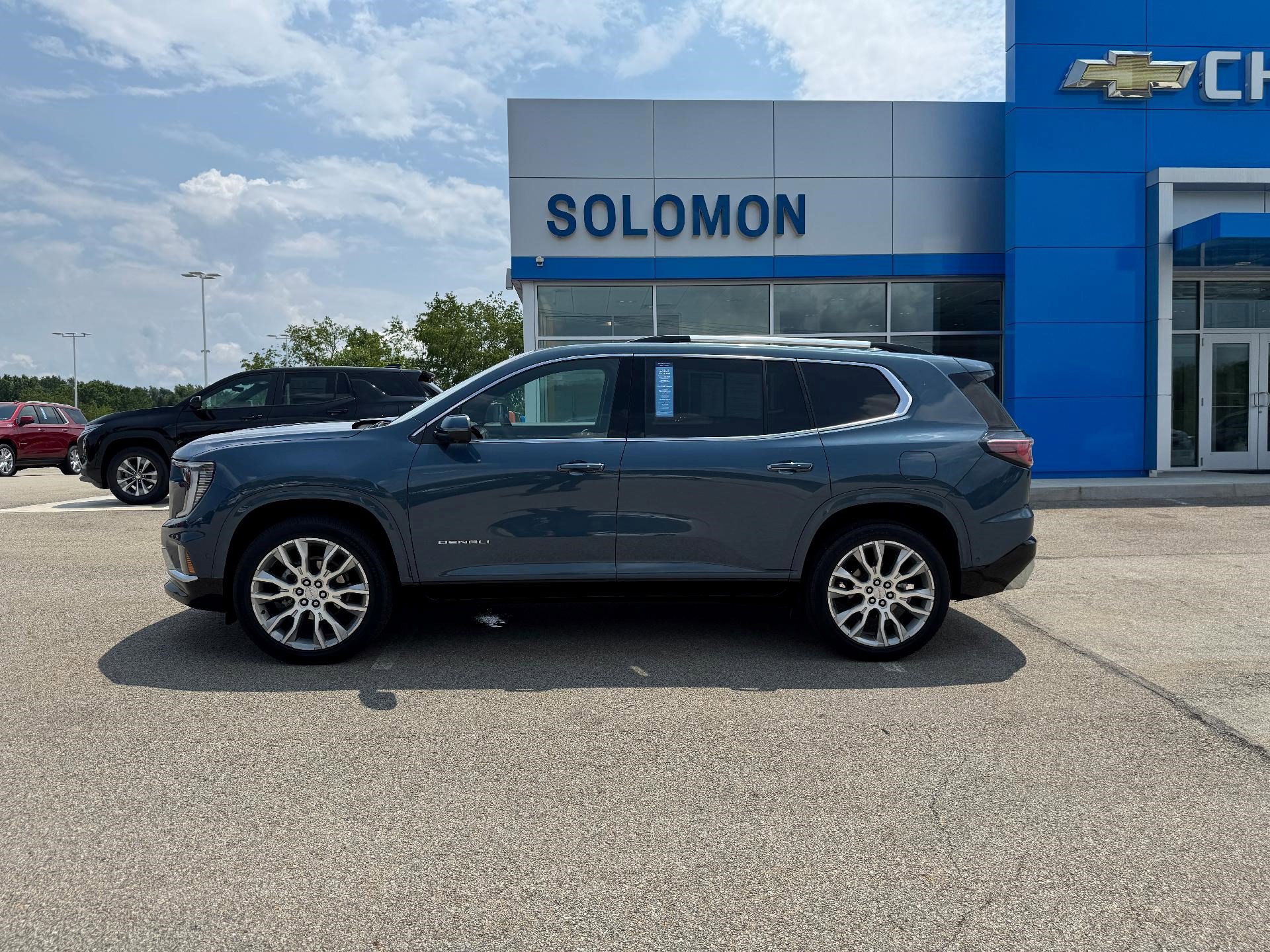 Certified 2025 GMC Acadia Denali w/ Super Cruise Package image 2