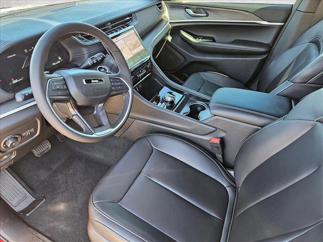 New 2025 Jeep Grand Cherokee Limited image 3