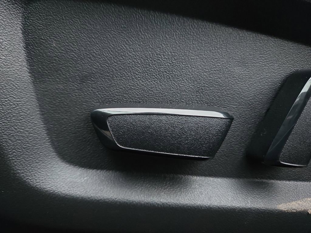 Used 2022 Mitsubishi Outlander SE AWD/4WD image 14