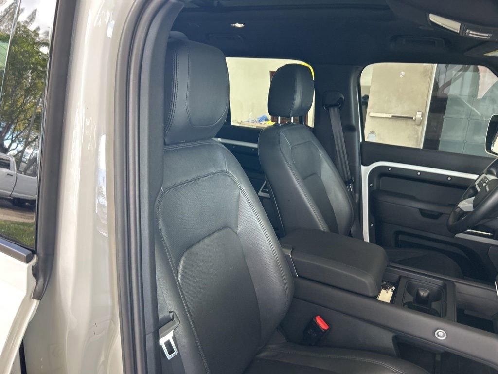 Used 2024 Land Rover Defender 110 S image 22
