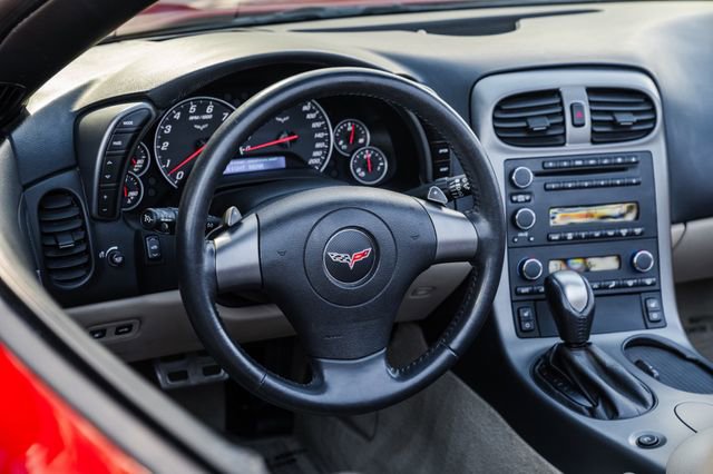 Used 2006 Chevrolet Corvette Convertible w/ Preferred Equipment Group image 6