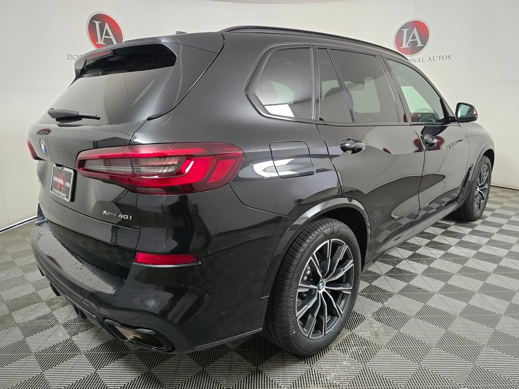 Used 2022 BMW X5 xDrive40i w/ M Sport Package AWD/4WD image 4