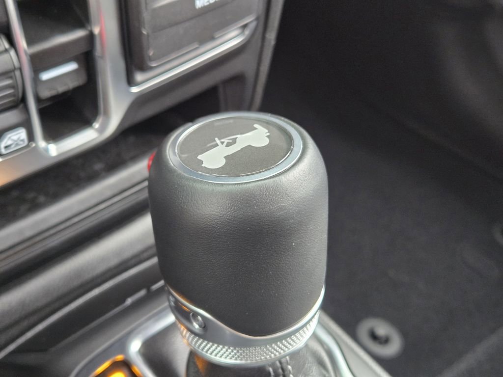 Used 2025 Jeep Wrangler Unlimited Sahara AWD/4WD image 26