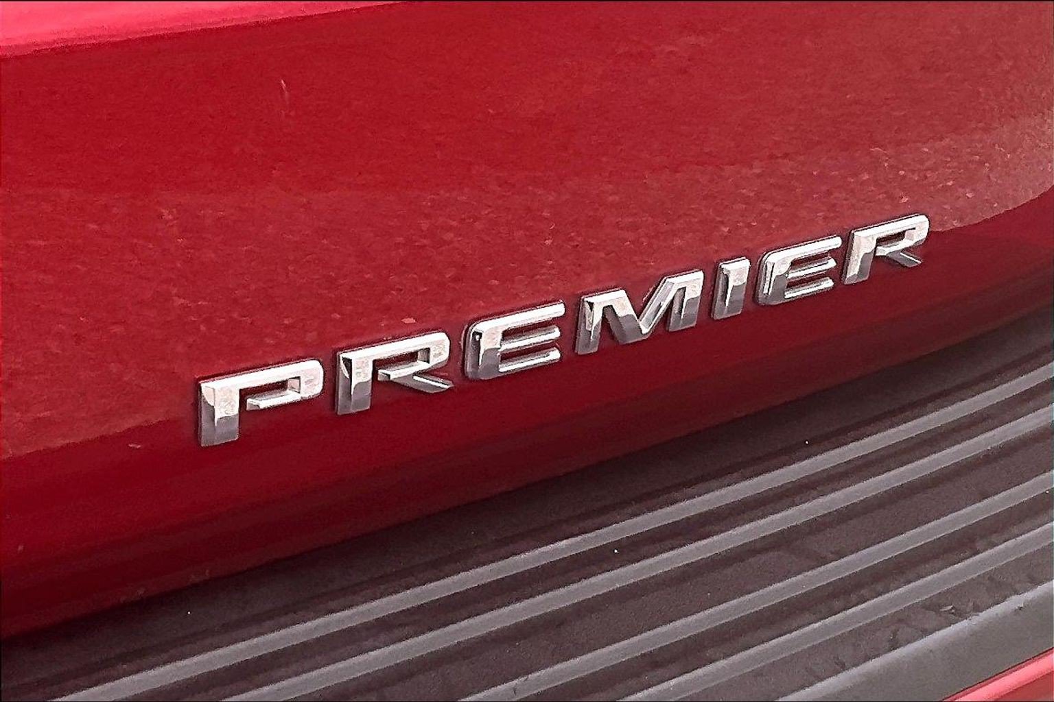 Used 2021 Chevrolet Suburban Premier w/ Premium Package AWD/4WD image 8