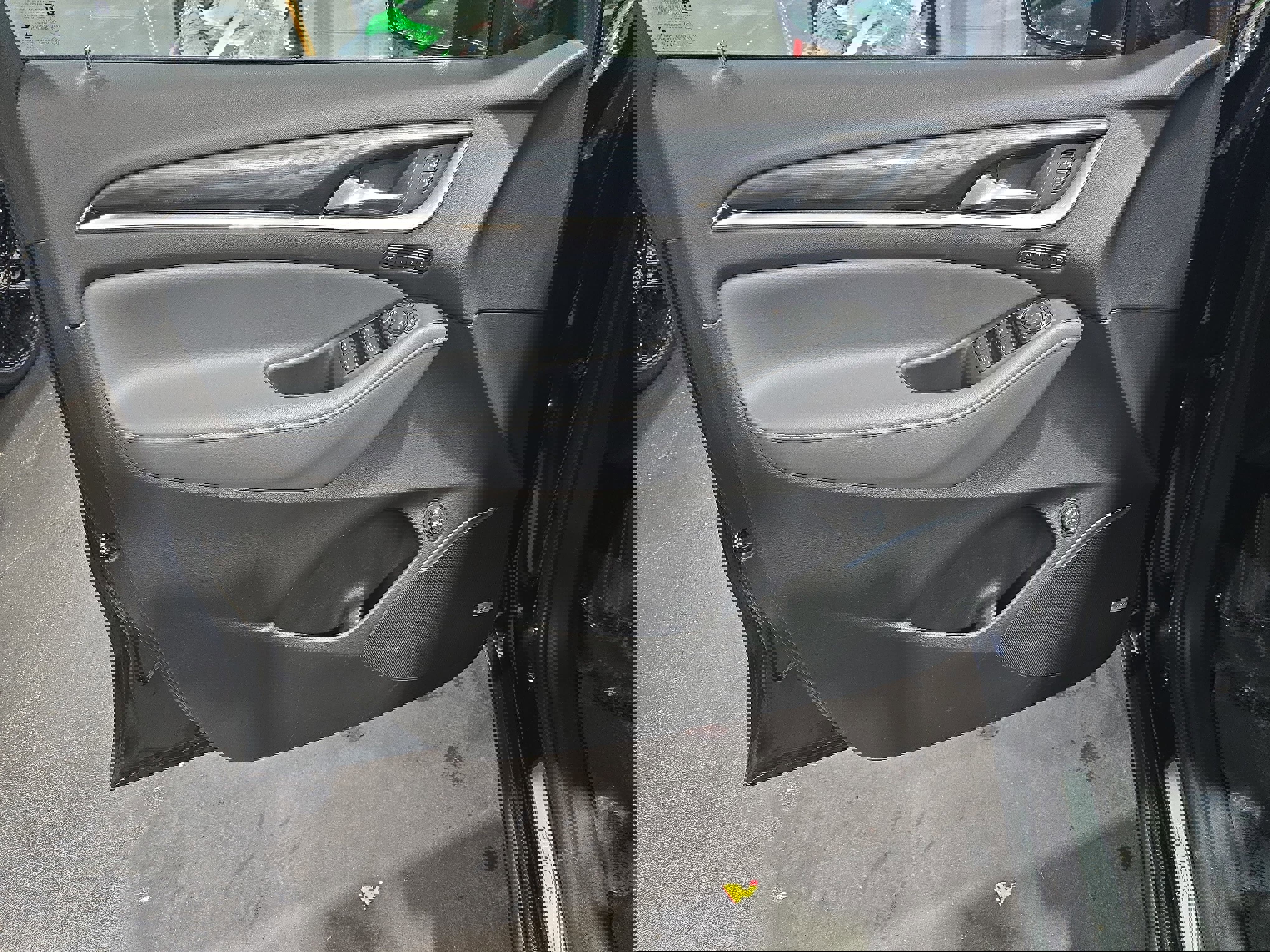 Used 2021 Buick Enclave Premium w/ Sun and Sites Package image 28