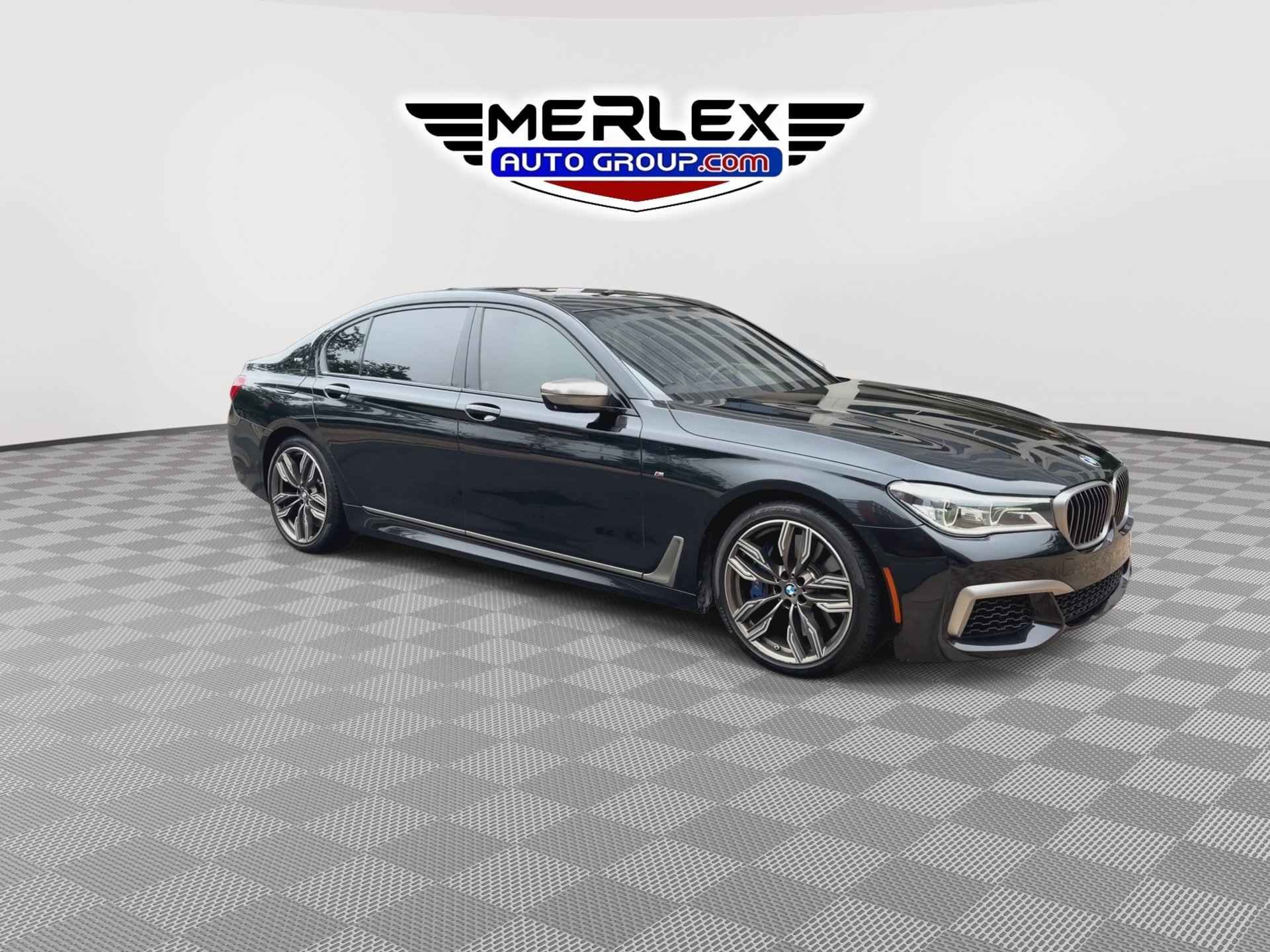 Used 2018 BMW M760i xDrive AWD/4WD image 2