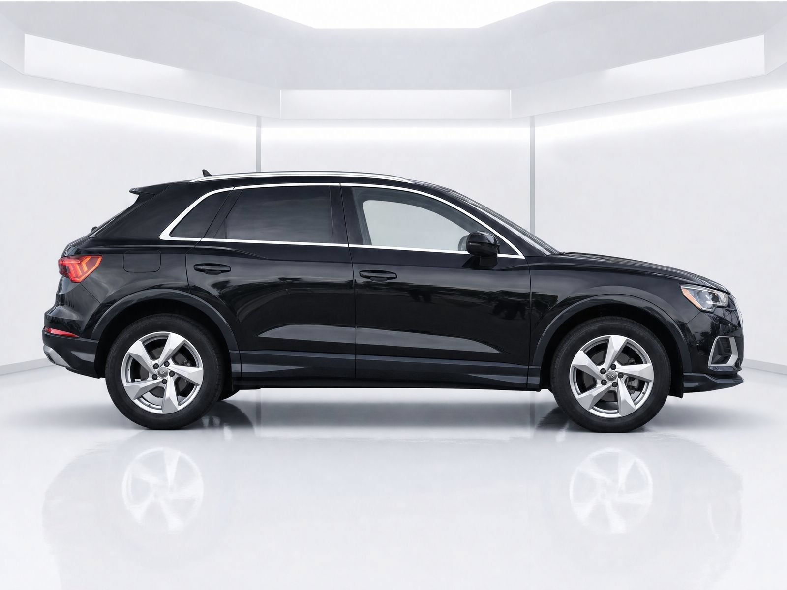 Used 2020 Audi Q3 2.0T Premium w/ Convenience Package AWD/4WD video 3