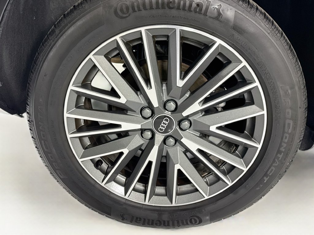 Certified 2023 Audi Q3 2.0T Premium w/ Convenience Package AWD/4WD image 33