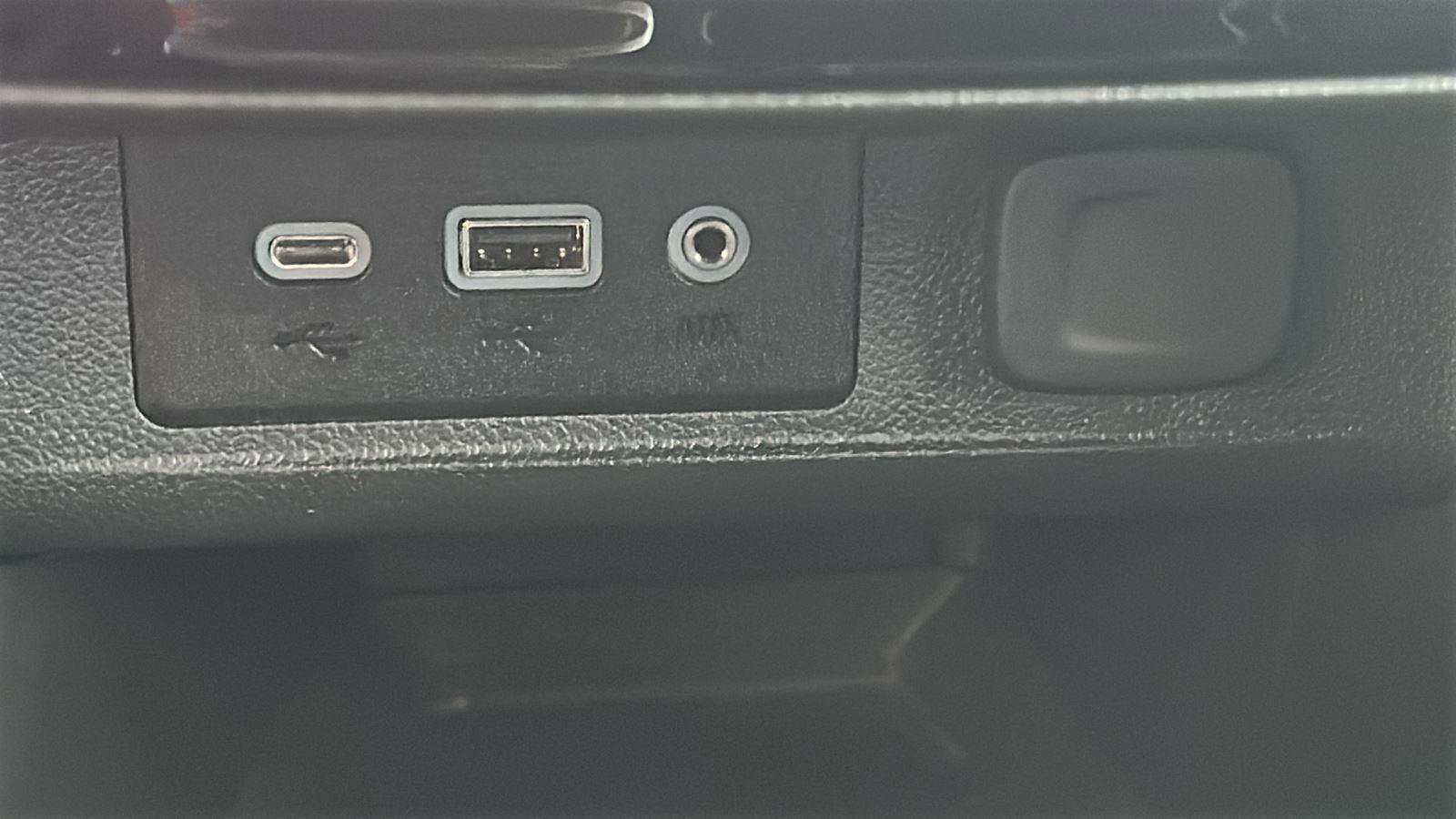 Certified 2023 Buick Encore GX Select w/ Safety Package II image 23