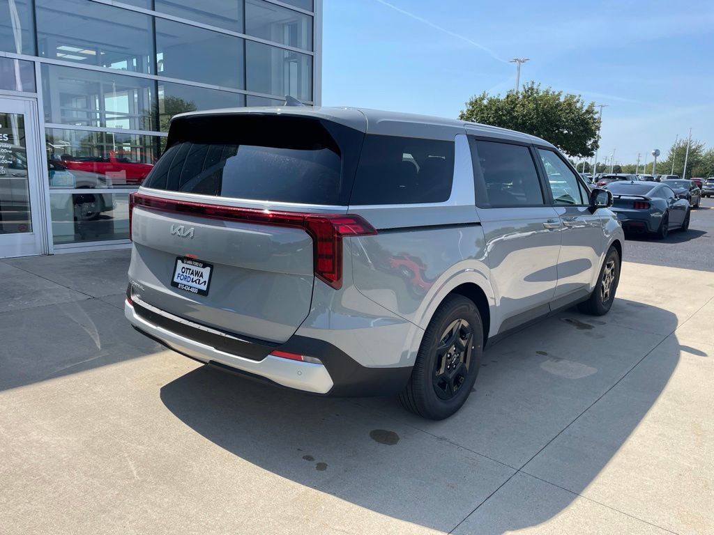 New 2027 Kia Carnival FWD image 5