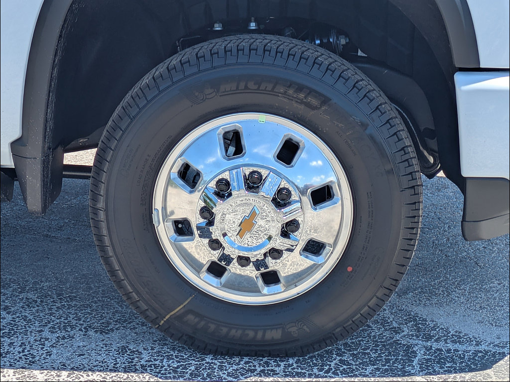 New 2026 Chevrolet Silverado 3500 High Country w/ High Country Premium Package AWD/4WD image 11