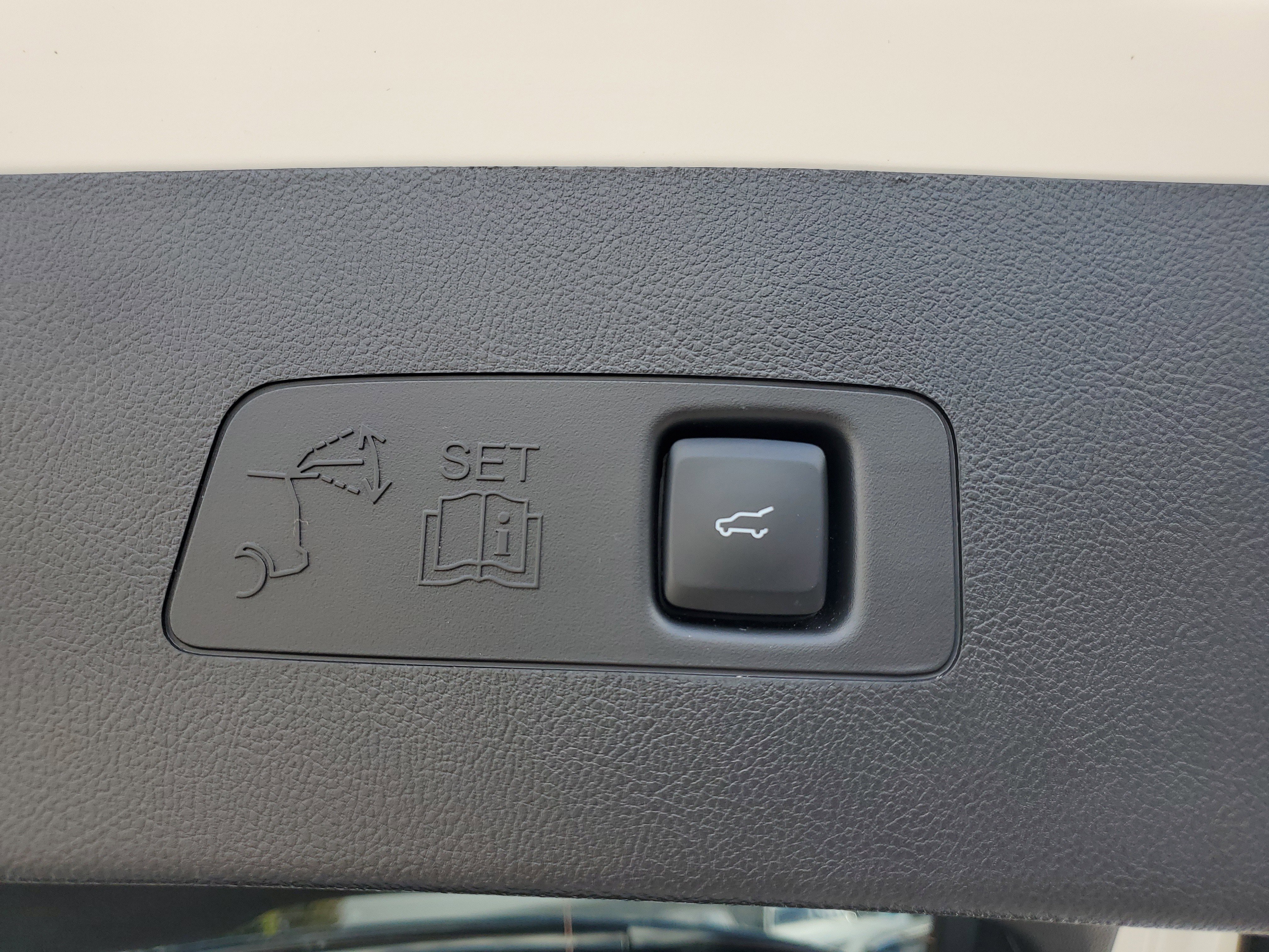 Certified 2024 Lincoln Corsair FWD image 10