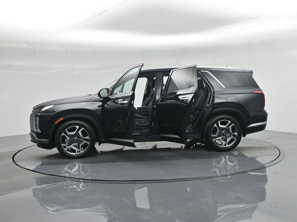 Used 2023 Hyundai Palisade Limited w/ Cargo Package image 38