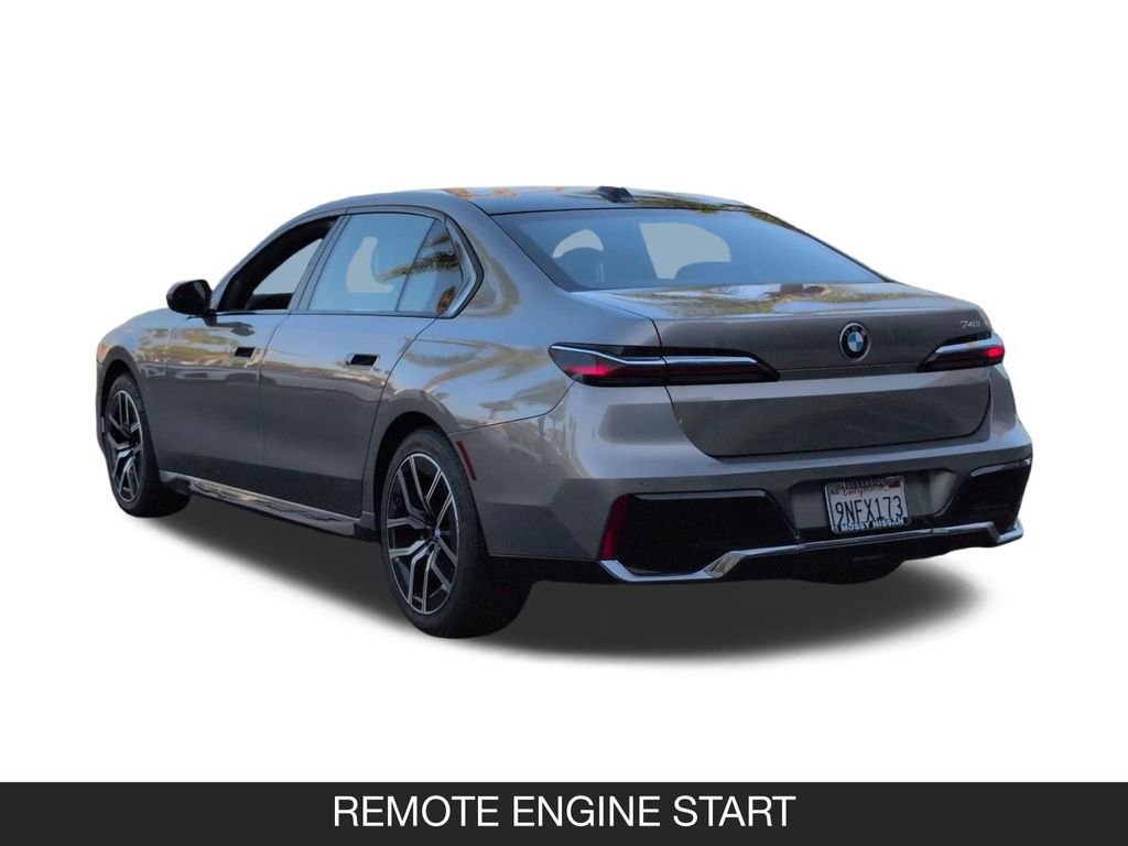 Used 2025 BMW 740i image 7