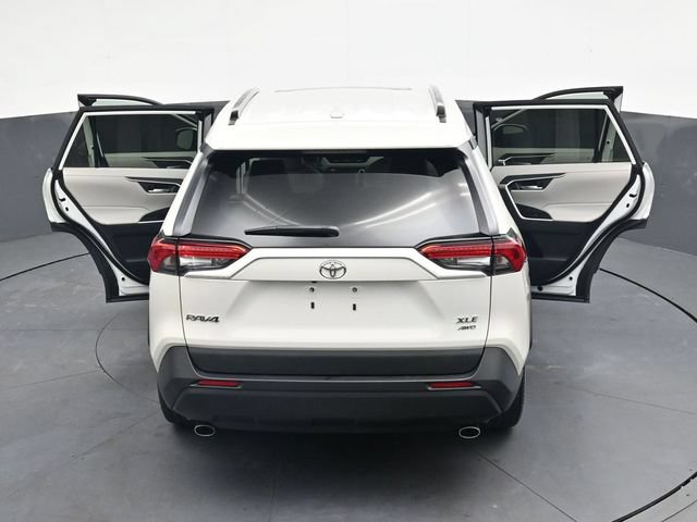 Used 2022 Toyota RAV4 XLE Premium AWD/4WD image 40