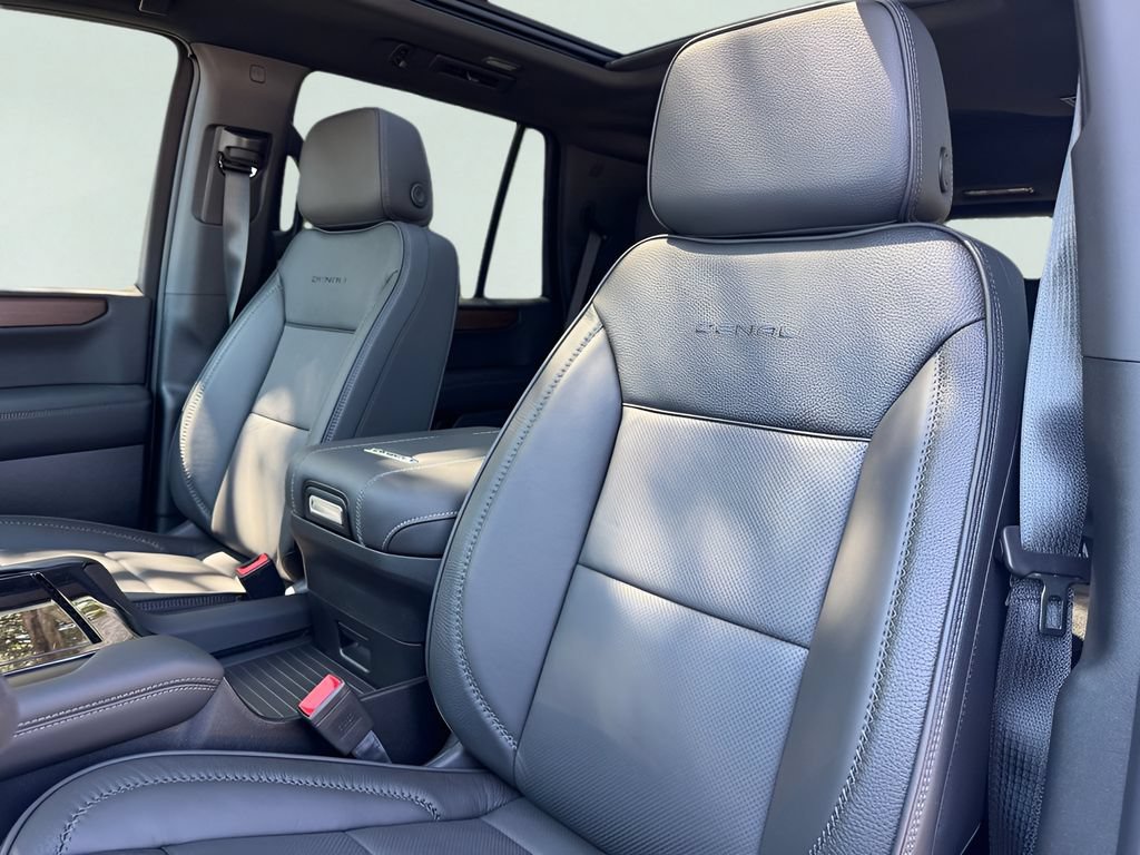 New 2026 GMC Yukon Denali w/ Sun & Power Step Package AWD/4WD image 9