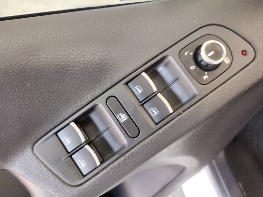 Used 2014 Volkswagen Tiguan SE AWD/4WD image 19