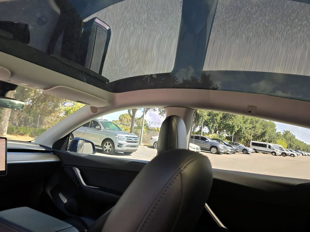 Used 2022 Tesla Model Y Performance AWD/4WD image 23