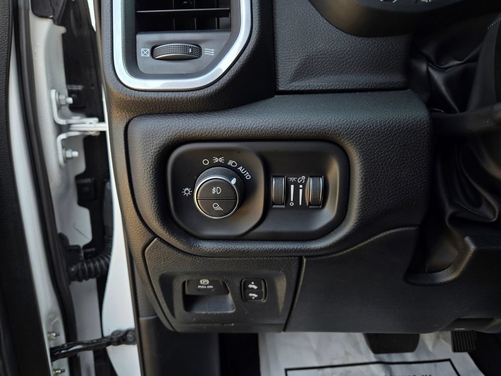 Used 2023 RAM 1500 Laramie AWD/4WD image 15