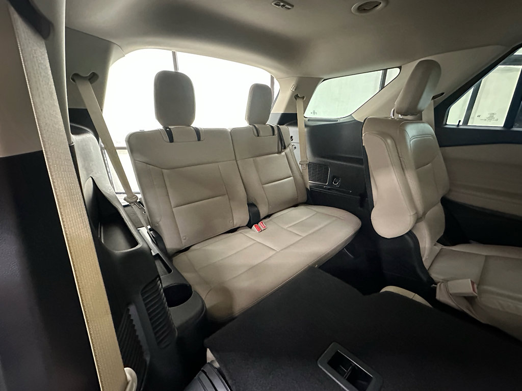 Used 2020 Ford Explorer XLT w/ Equipment Group 202A image 22
