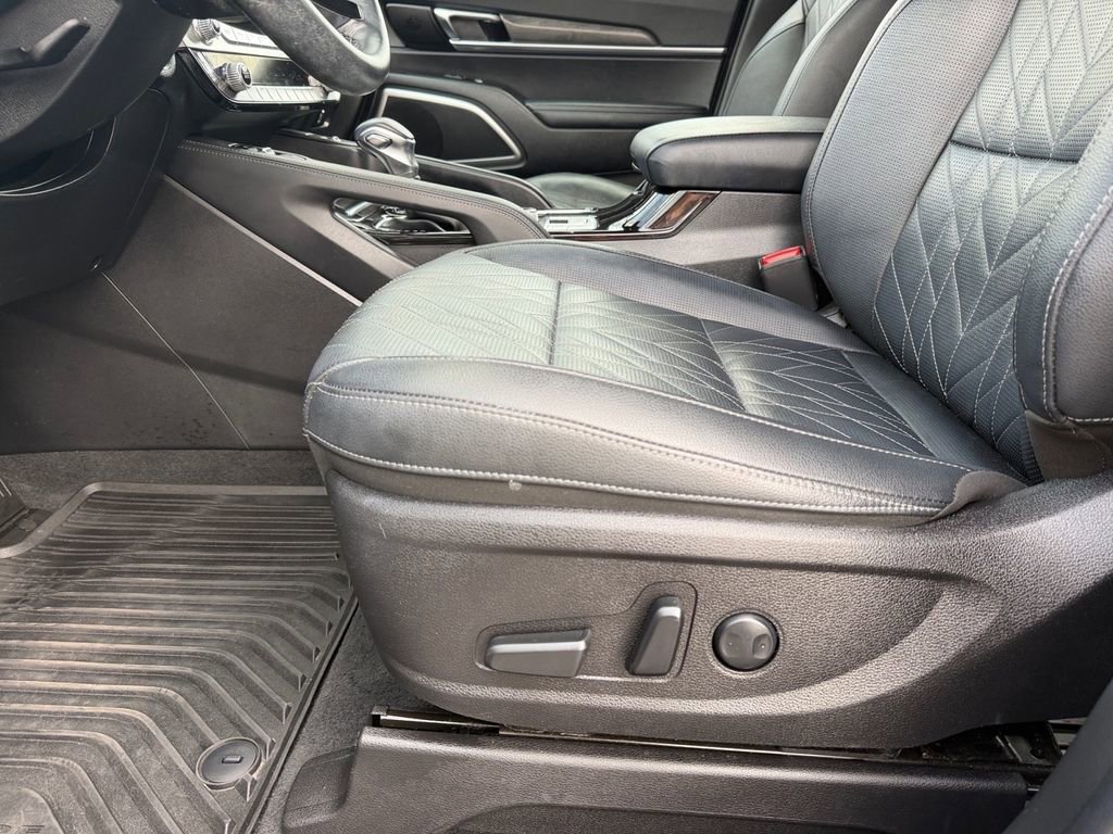 Used 2023 Kia Telluride EX X-Line image 11
