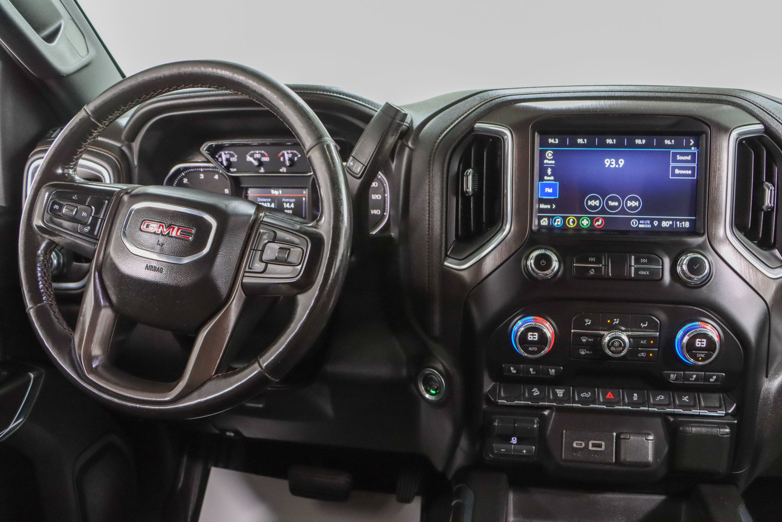 Used 2023 GMC Sierra 2500 AT4 w/ Gooseneck/5TH Wheel Package AWD/4WD image 18