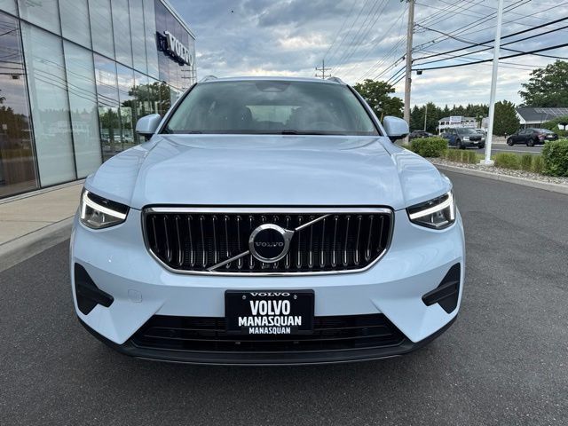 Certified 2025 Volvo XC40 B5 Core AWD/4WD image 7