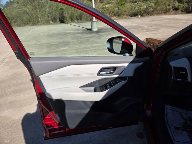 Used 2023 Nissan Rogue SV w/ SV Premium B Package image 22