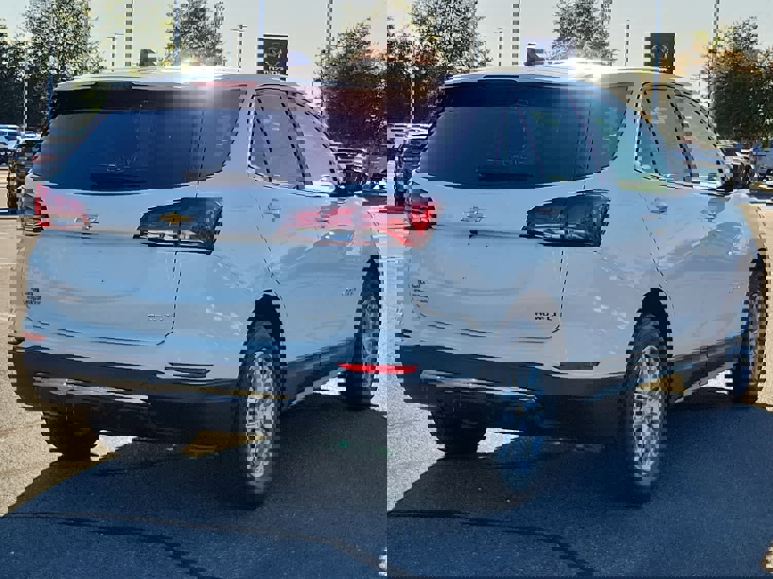 Used 2022 Chevrolet Equinox LT image 3