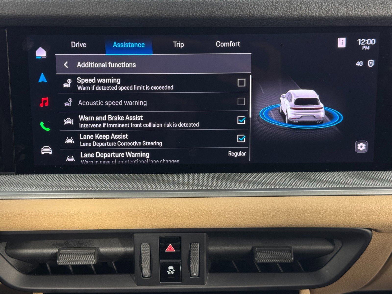 Used 2024 Porsche Cayenne w/ Sport Chrono Package image 30