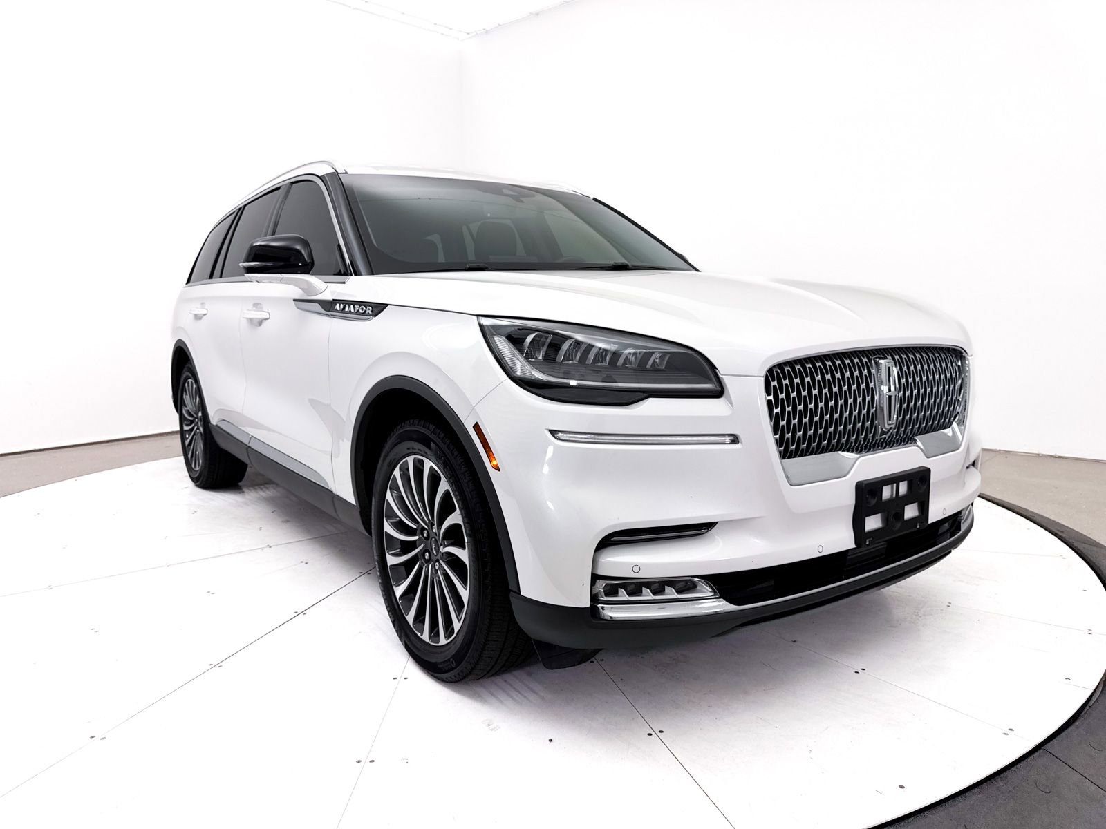 Used 2020 Lincoln Aviator Reserve w/ Elements Package Plus AWD/4WD image 14