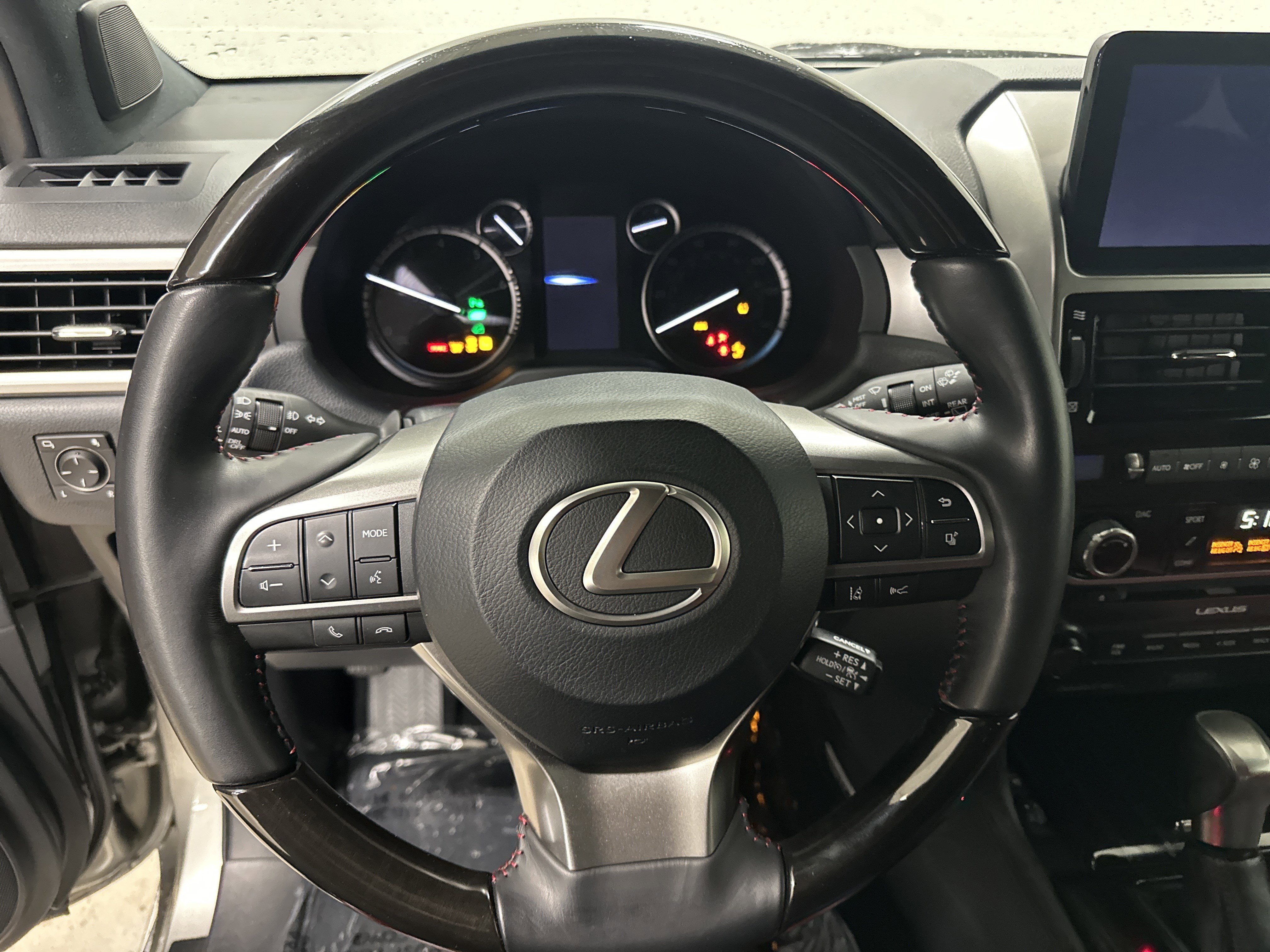 Certified 2022 Lexus GX 460 Luxury w/ Sport Design Package AWD/4WD image 18