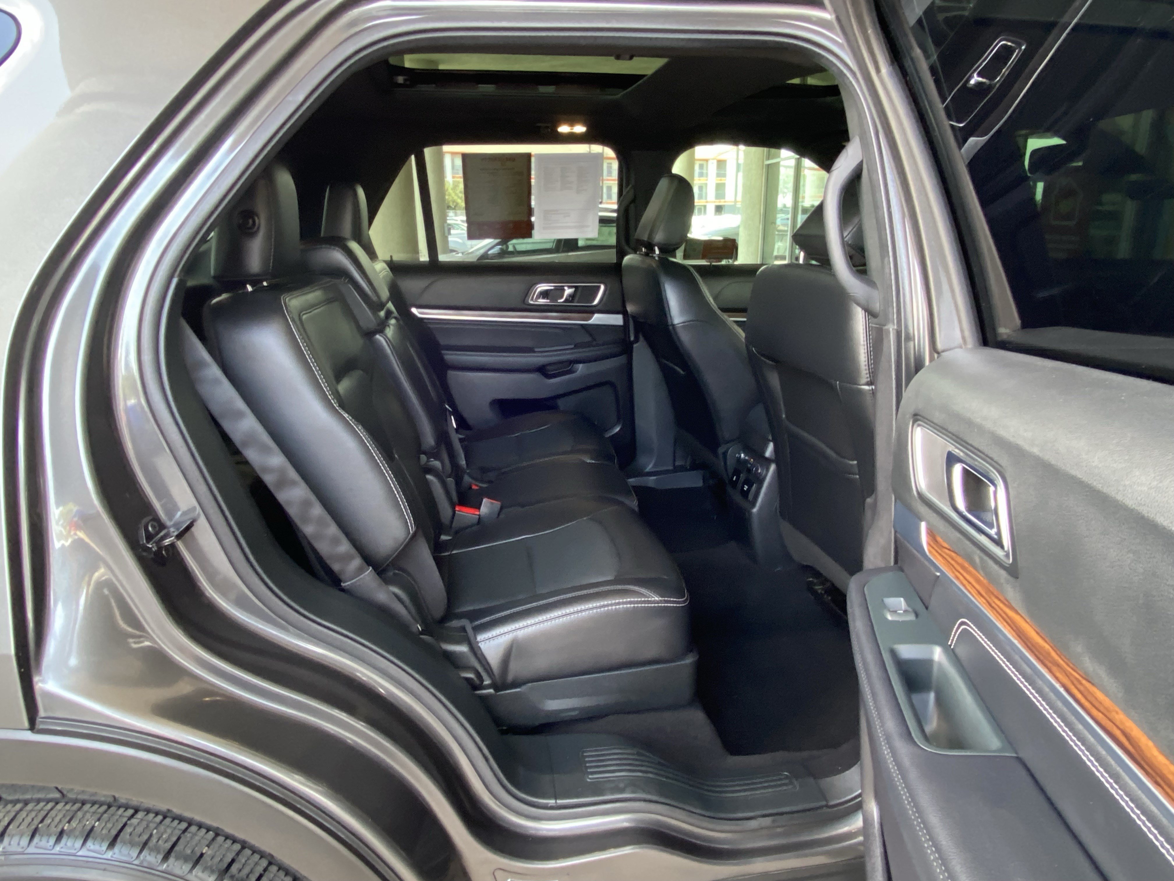 Used 2019 Ford Explorer Limited w/ Ford Safe & Smart Package AWD/4WD image 46