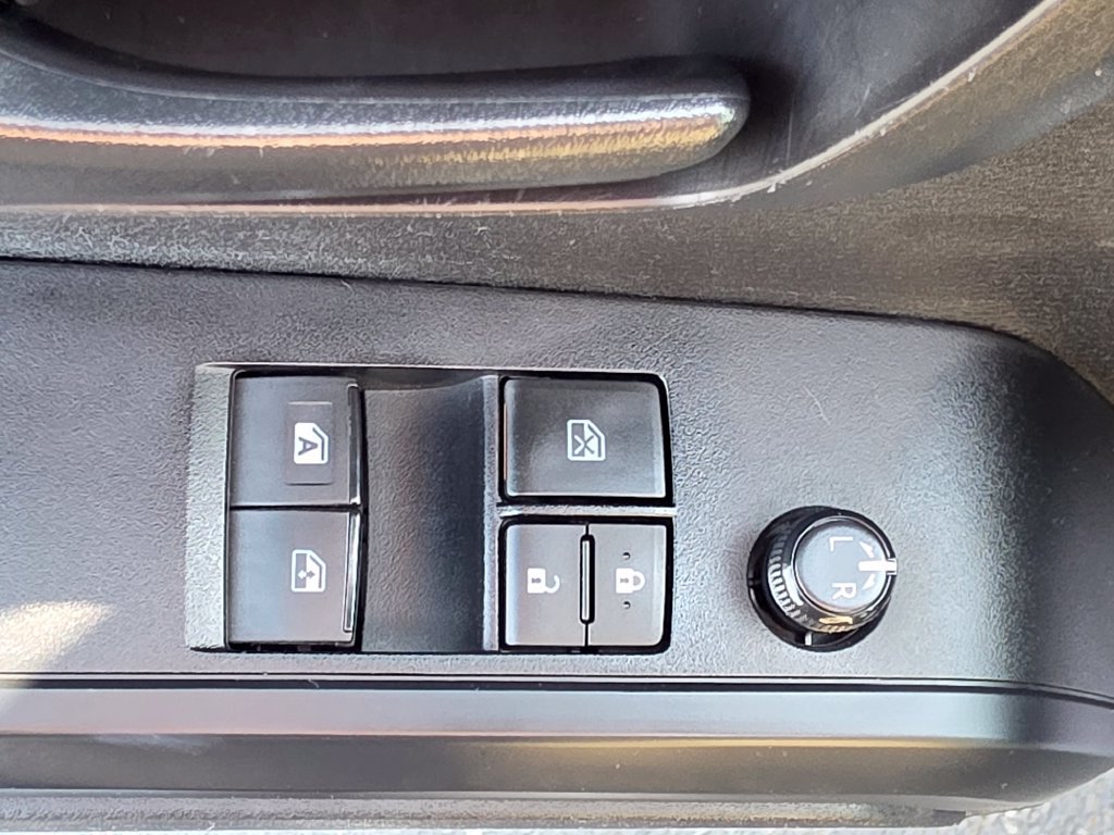 Used 2022 Toyota Tacoma SR RWD image 14