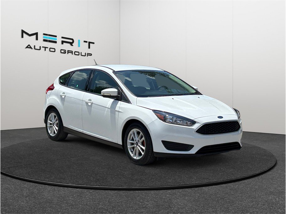 Used 2017 Ford Focus SE FWD image 1