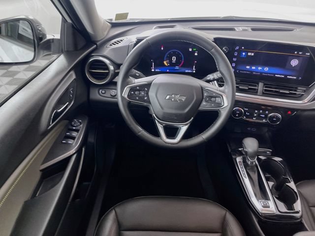 Used 2025 Chevrolet Trax ACTIV w/ Sunroof Package FWD image 23