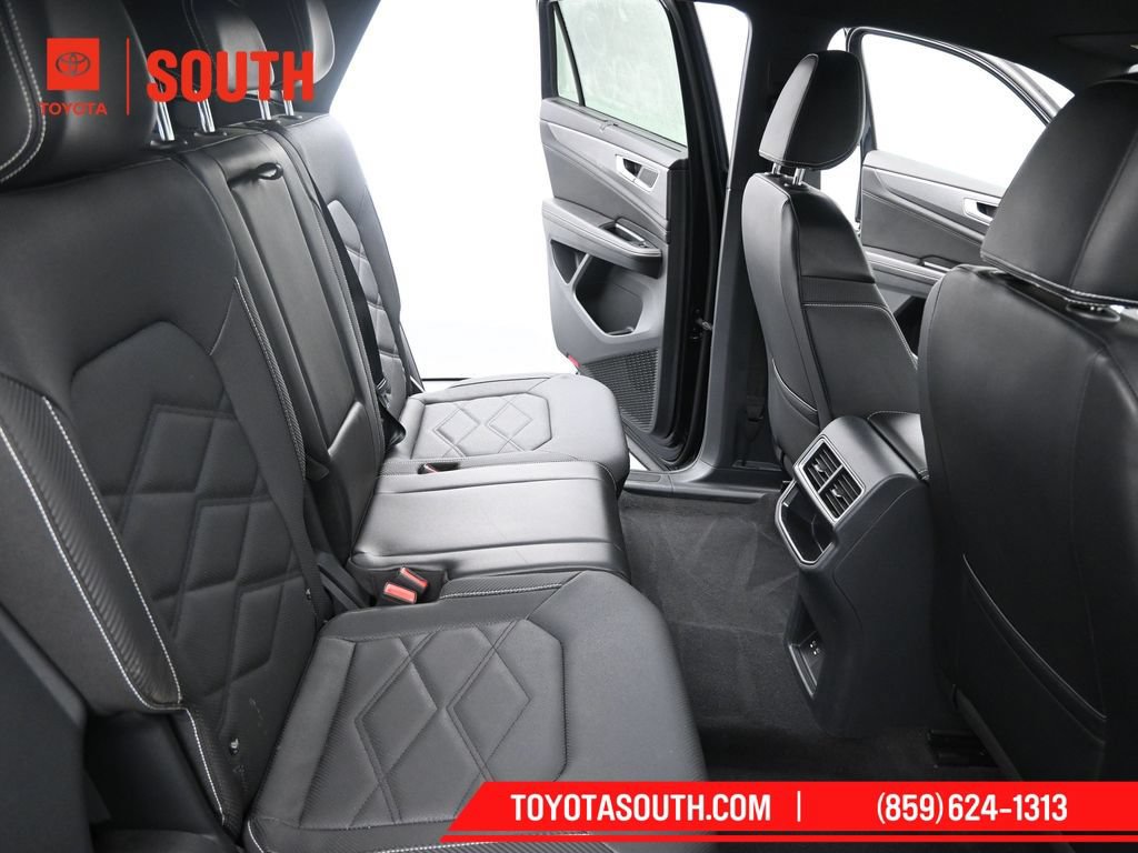 Used 2024 Volkswagen Atlas Cross Sport SE FWD image 13