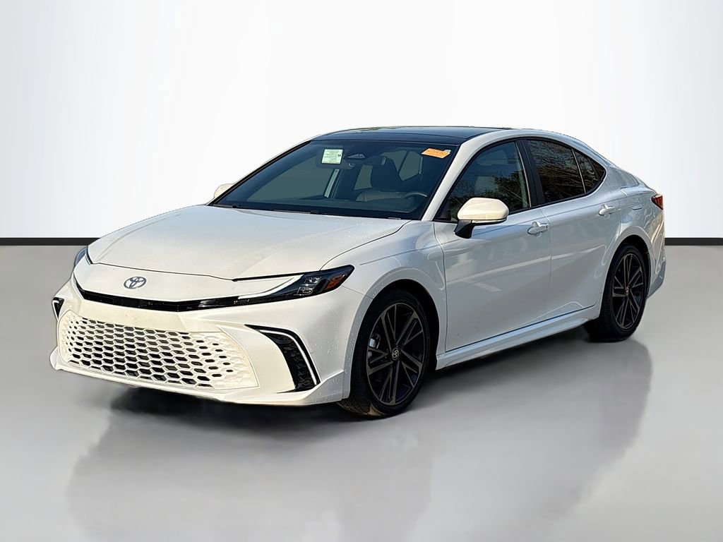 Used 2025 Toyota Camry XSE image 3