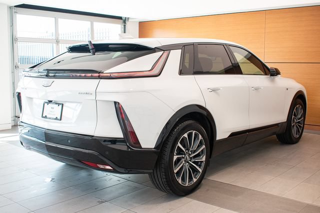 Used 2025 Cadillac Lyriq Sport w/ LPO, Floor Liner Package AWD/4WD image 6