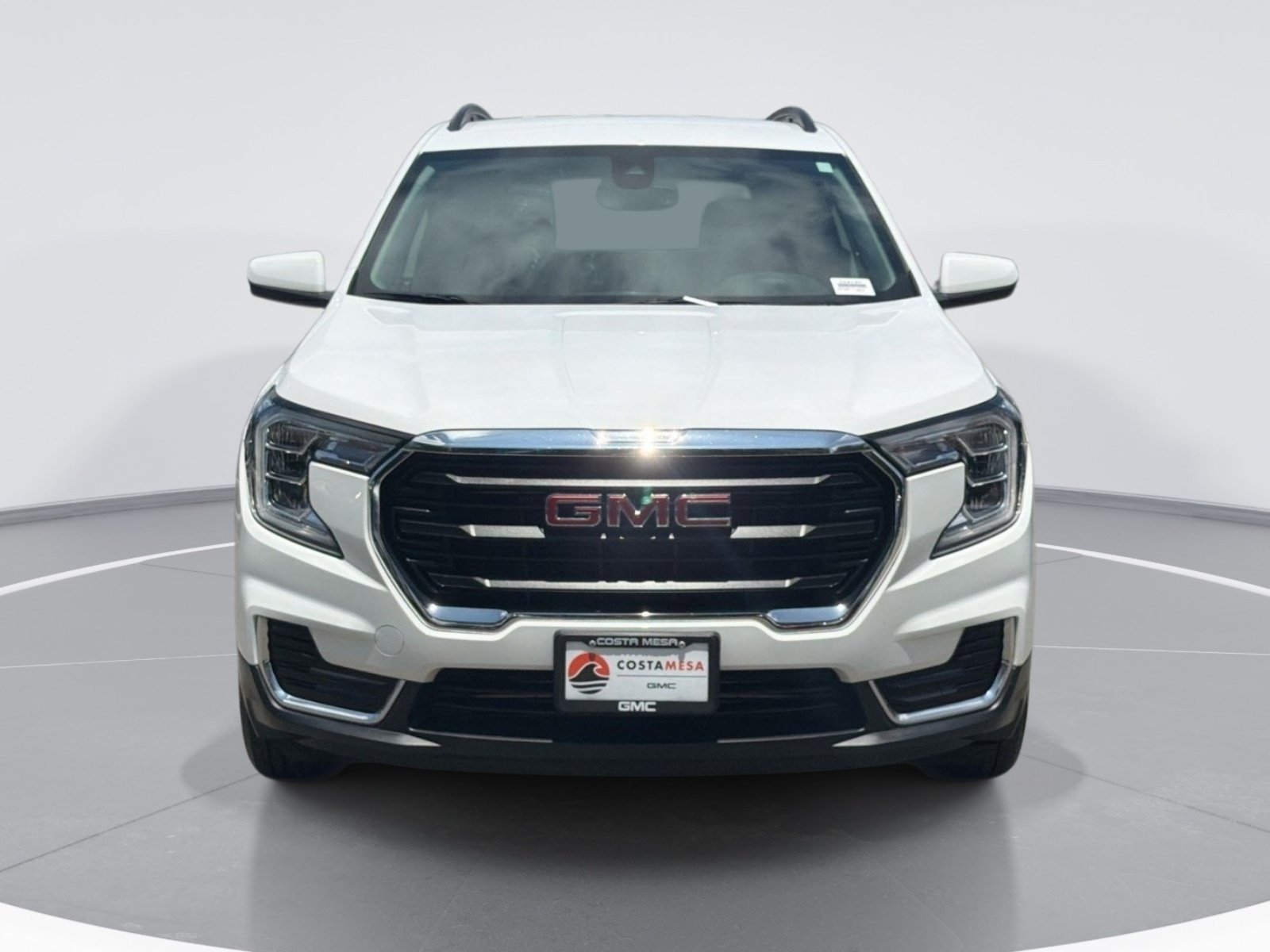 Used 2022 GMC Terrain SLE w/ Driver Convenience Package FWD image 2